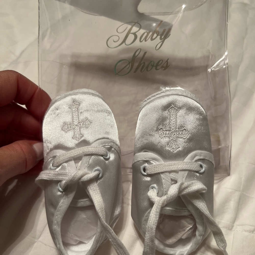 Macys NWT  baby Christening/Baptism white shoe size small - Picture 9 of 9